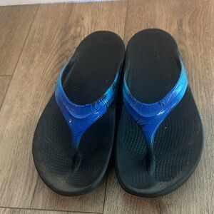 Oofos Blue Flip Flops